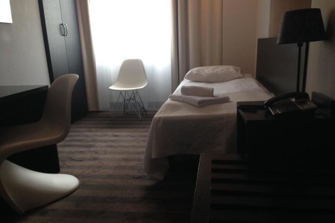 Hotel Blick กดิเนีย ภายนอก รูปภาพ