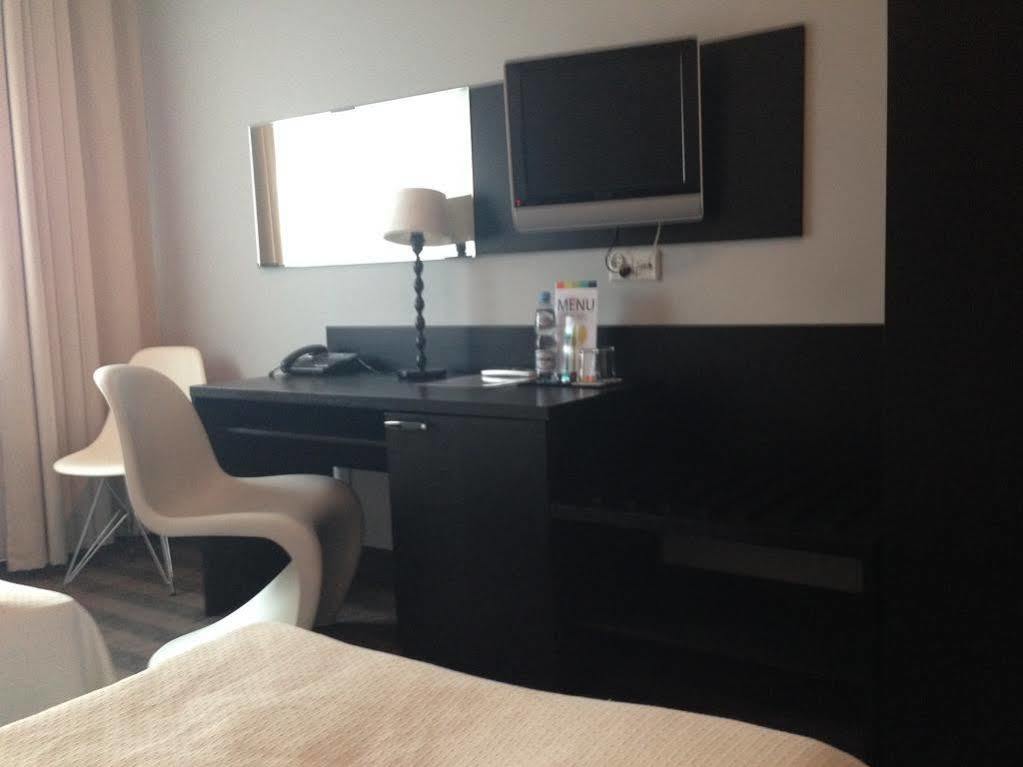 Hotel Blick กดิเนีย ภายนอก รูปภาพ